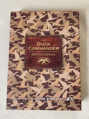 Duck Commander Devotional – Brown Camouflage Cover